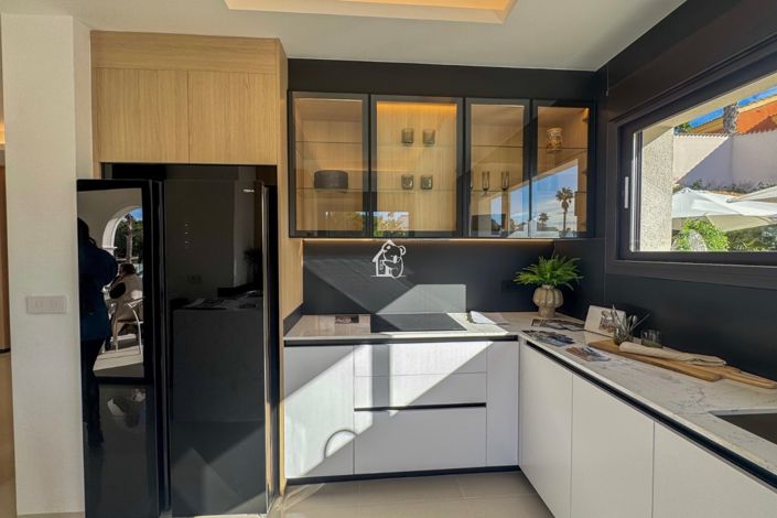 Image No.18-3 Bed Townhouse for sale