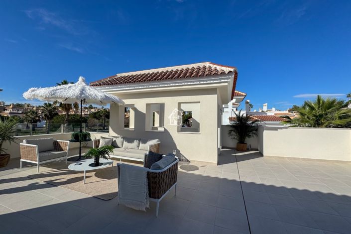 Image No.3-3 Bed Townhouse for sale