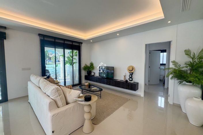 Image No.6-3 Bed Townhouse for sale