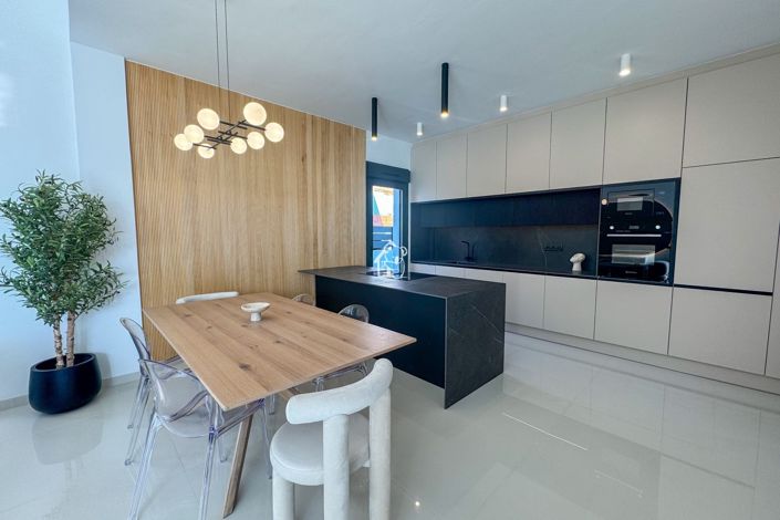 Image No.18-3 Bed Villa for sale