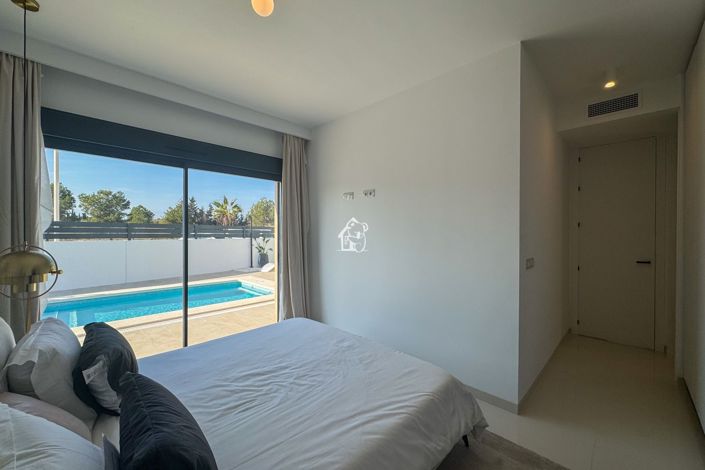 Image No.26-3 Bed Villa for sale