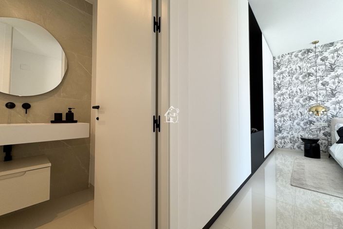 Image No.28-3 Bed Villa for sale