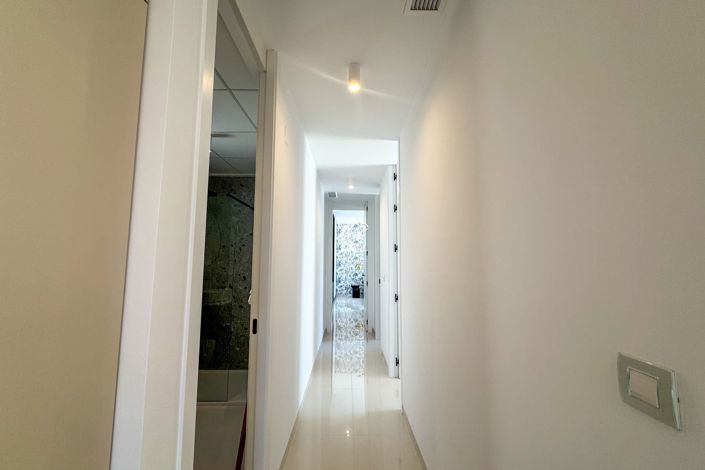 Image No.30-3 Bed Villa for sale