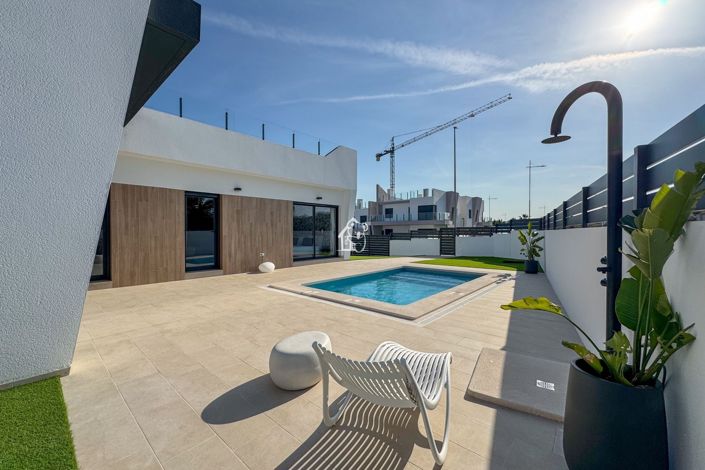 Image No.5-3 Bed Villa for sale