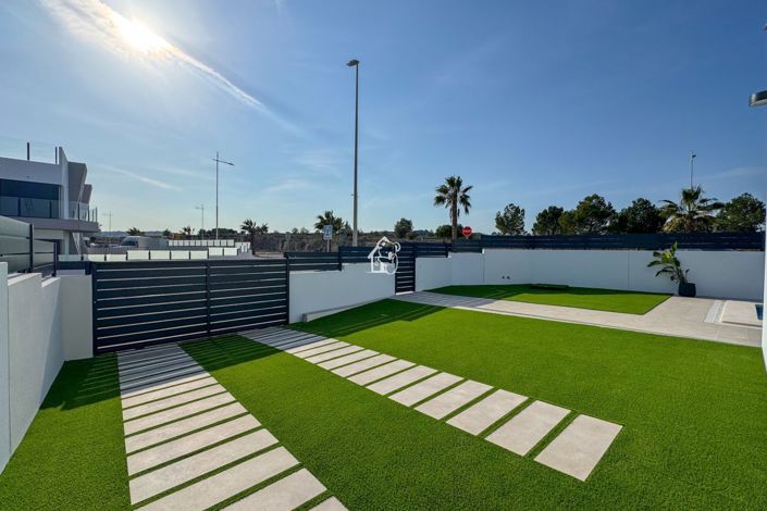 Image No.9-3 Bed Villa for sale