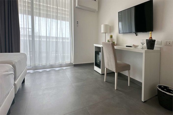 Image No.2-1 Bed Property for sale