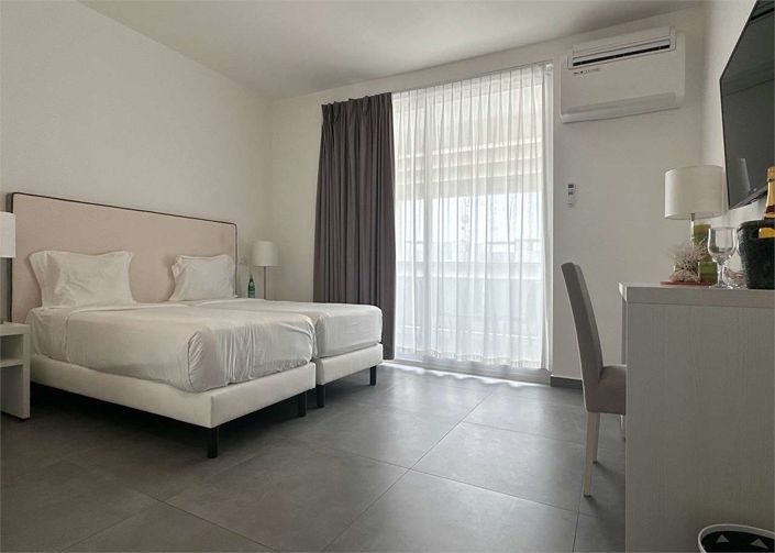 Image No.3-1 Bed Property for sale