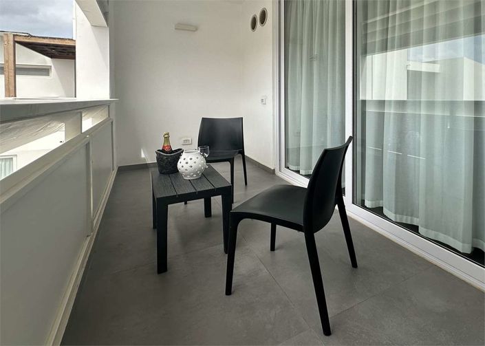 Image No.4-1 Bed Property for sale