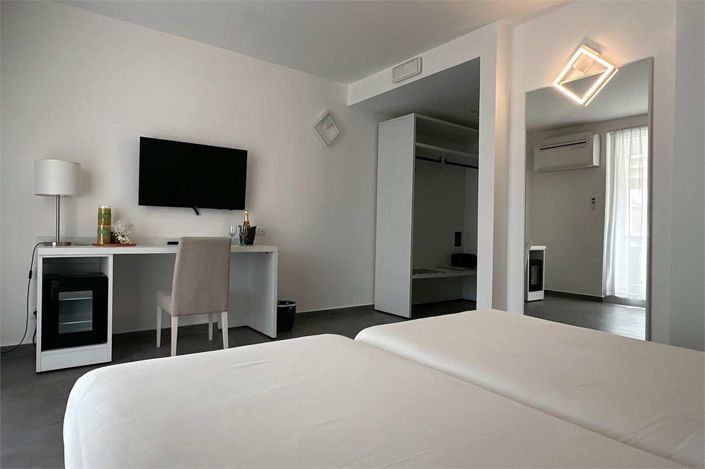 Image No.9-1 Bed Property for sale