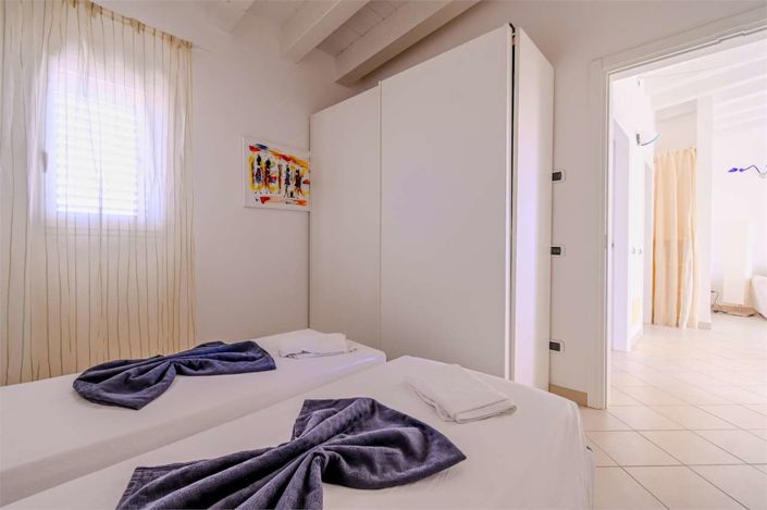 Image No.10-2 Bed Property for sale