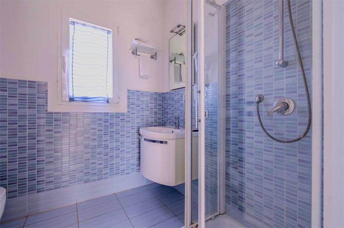 Image No.12-2 Bed Property for sale