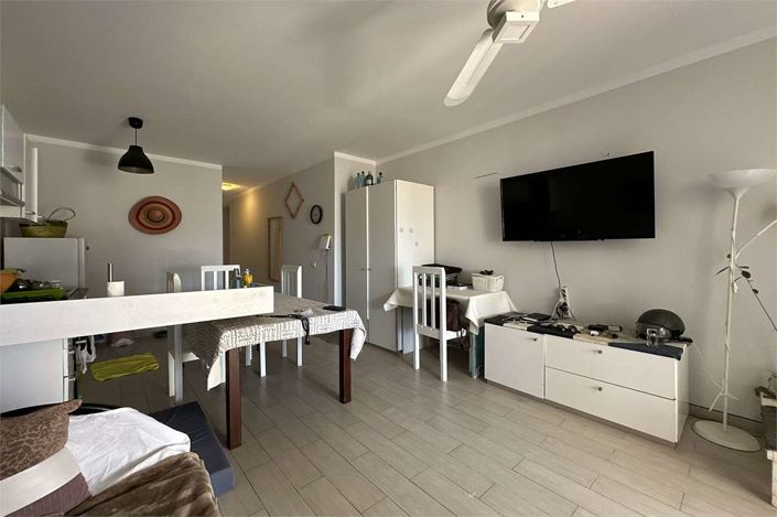 Image No.5-2 Bed Property for sale