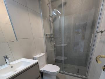 Bathroom-Guest