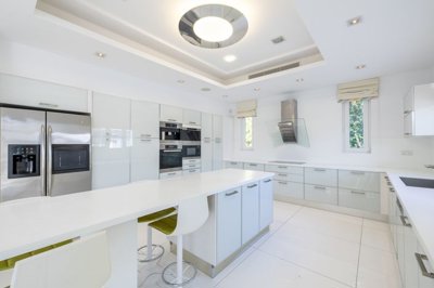 1e7bad96-58e2-4bb5-b441-d025319a16f3