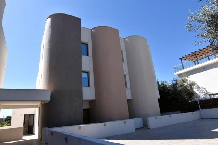 Image No.18-3 Bed House for sale