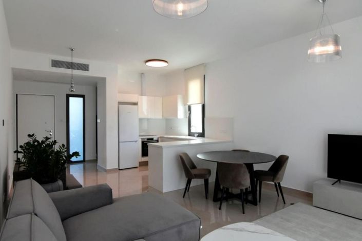 Image No.2-3 Bed House for sale