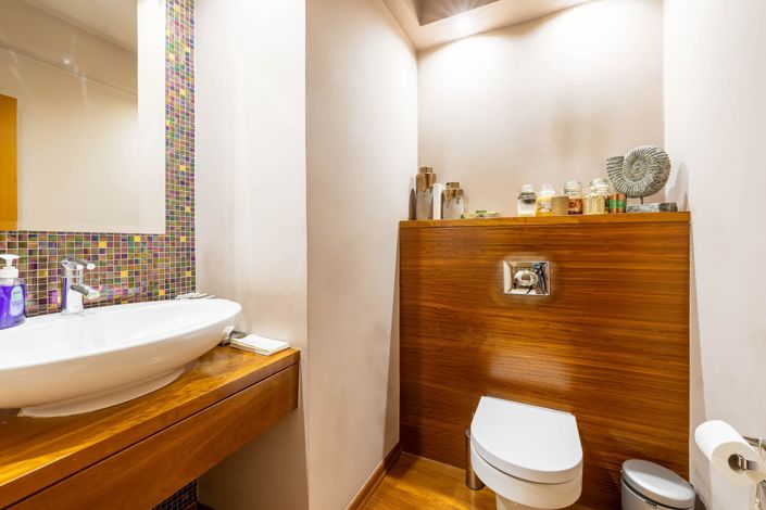 Image No.14-6 Bed House for sale