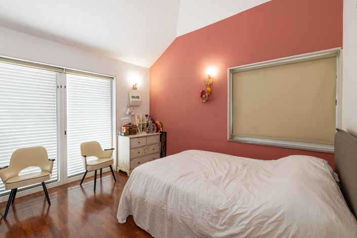 Image No.16-6 Bed House for sale