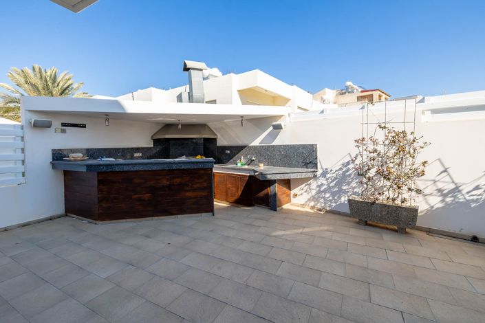 Image No.27-6 Bed House for sale