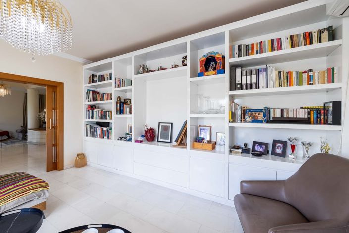 Image No.4-6 Bed House for sale