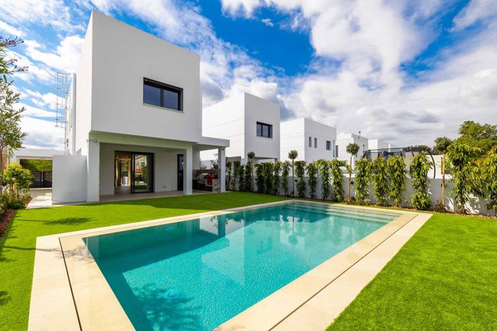 Image No.1-4 Bed House for sale