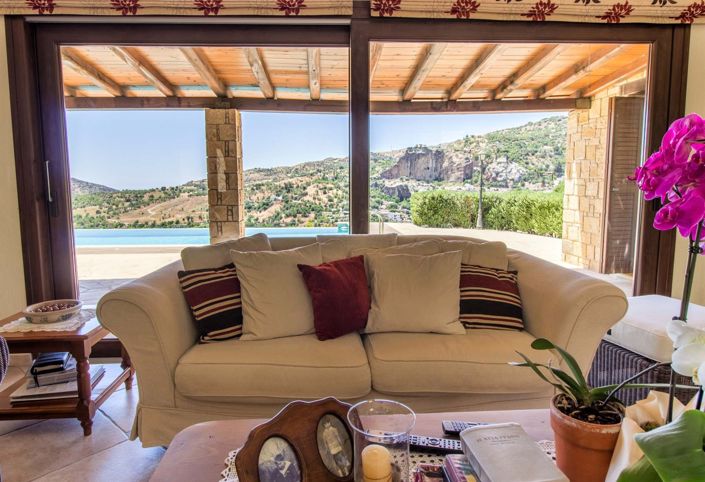 Image No.2-4 Bed Villa for sale