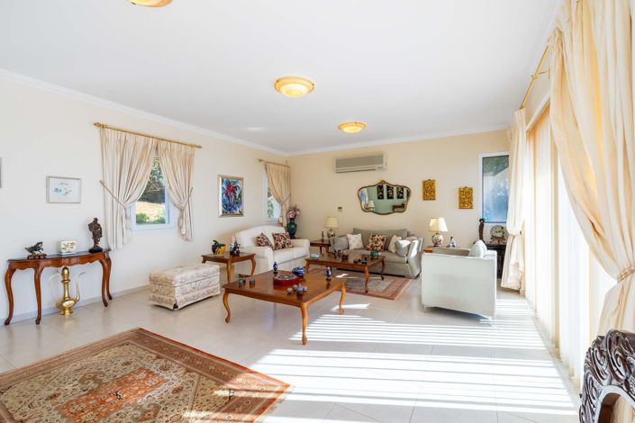 Image No.12-4 Bed House for sale