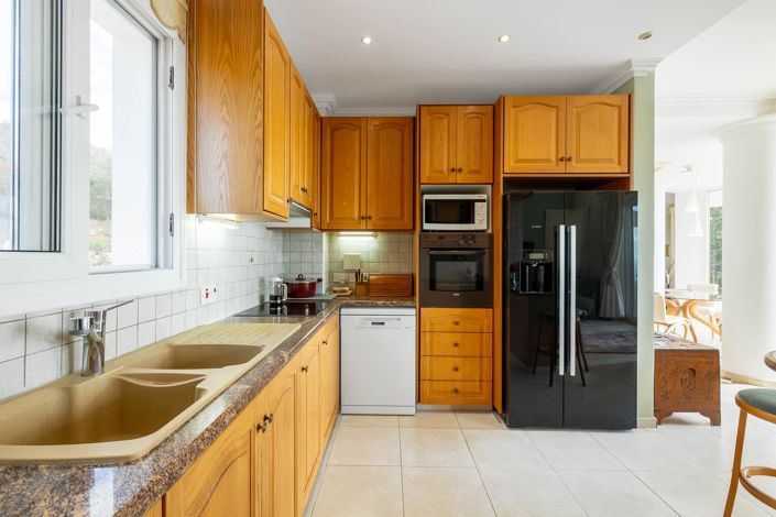 Image No.15-4 Bed House for sale