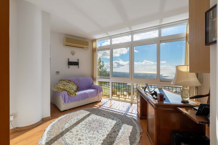 Image No.21-4 Bed House for sale