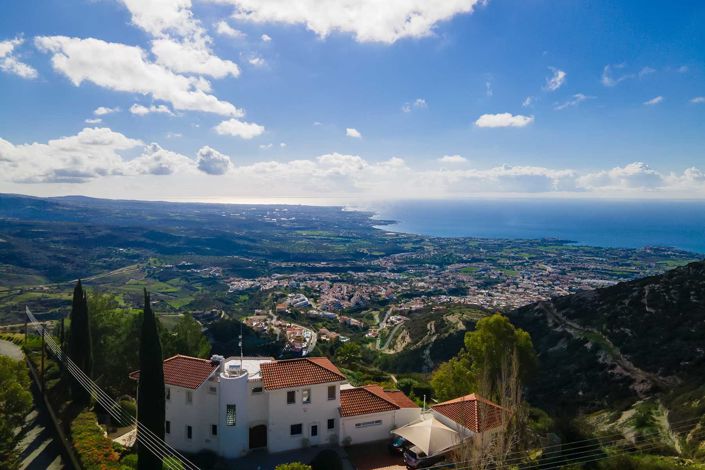 Image No.6-4 Bed House for sale