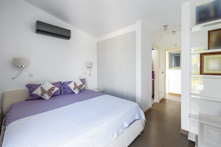 Image No.18-3 Bed House for sale