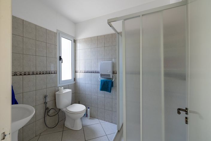 Image No.20-5 Bed House for sale