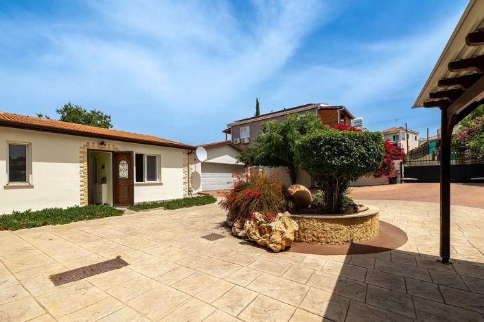 Image No.27-5 Bed House for sale