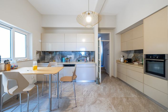 Image No.4-5 Bed House for sale