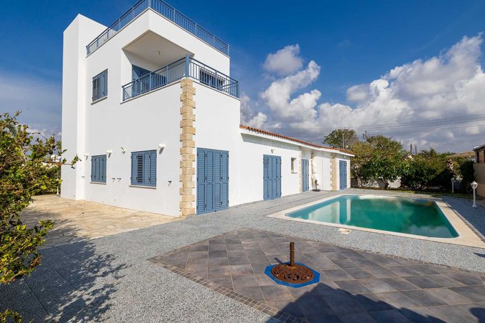 Image No.1-4 Bed House for sale
