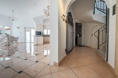 a65b13e3-4032-4e9d-8207-a72761b9d2a3