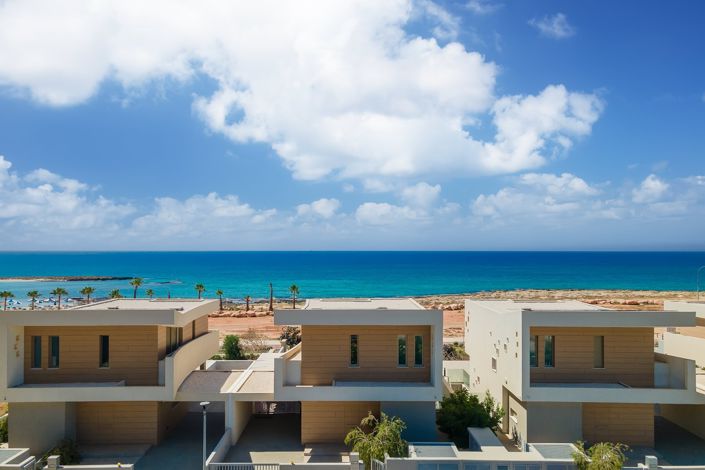 Image No.1-4 Bed Villa for sale