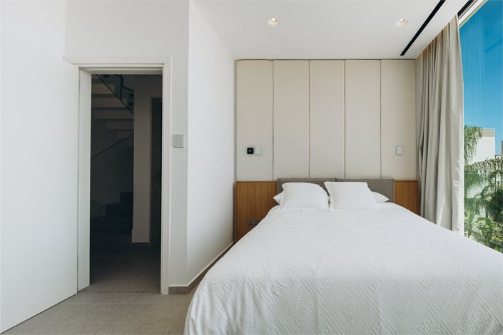 Image No.18-6 Bed Villa for sale