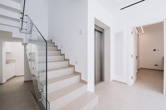 Image No.9-6 Bed Villa for sale