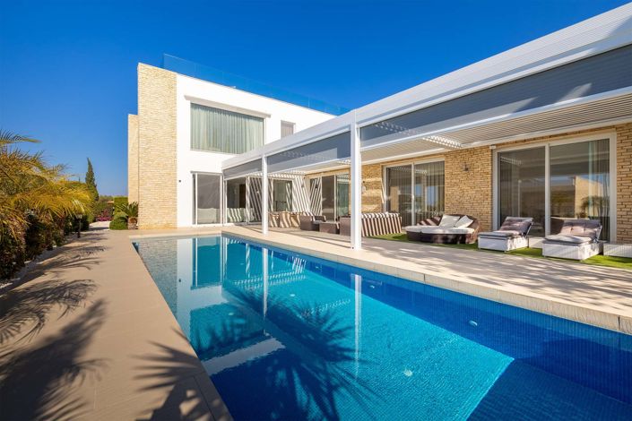 Image No.1-4 Bed Villa for sale