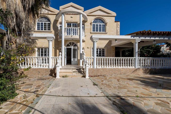 Image No.2-4 Bed Villa for sale