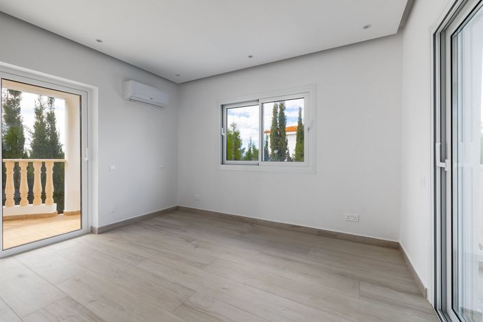 Image No.15-Maison de 4 chambres à vendre à Peyia