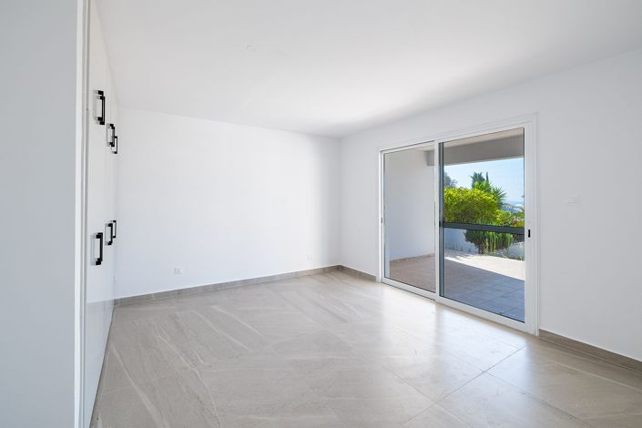 Image No.13-3 Bed House for sale