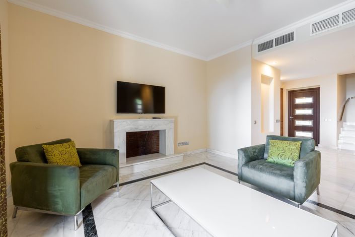 Image No.5-5 Bed House for sale