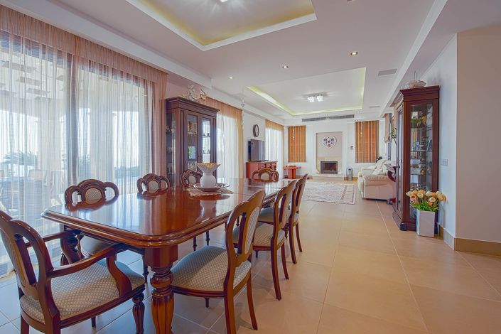 Image No.3-Maison de 5 chambres à vendre à Peyia