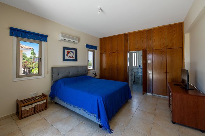 Image No.20-3 Bed House for sale