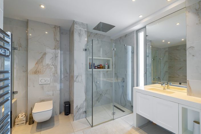 Image No.18-4 Bed House for sale