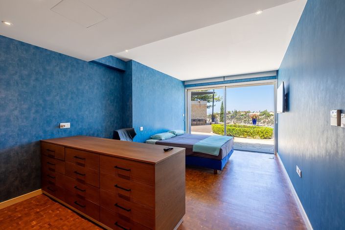 Image No.22-4 Bed House for sale