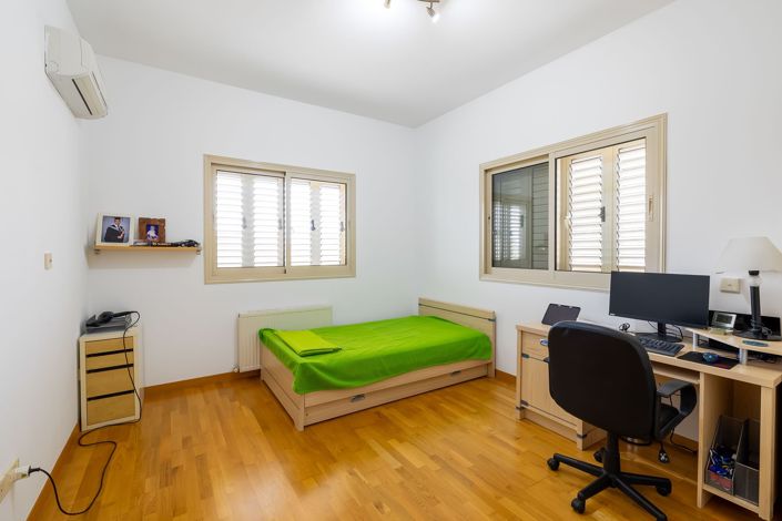 Image No.13-5 Bed House for sale