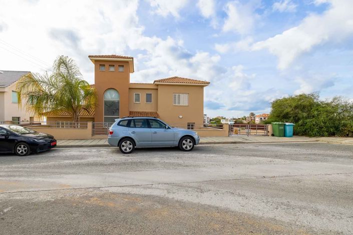 Image No.26-5 Bed House for sale